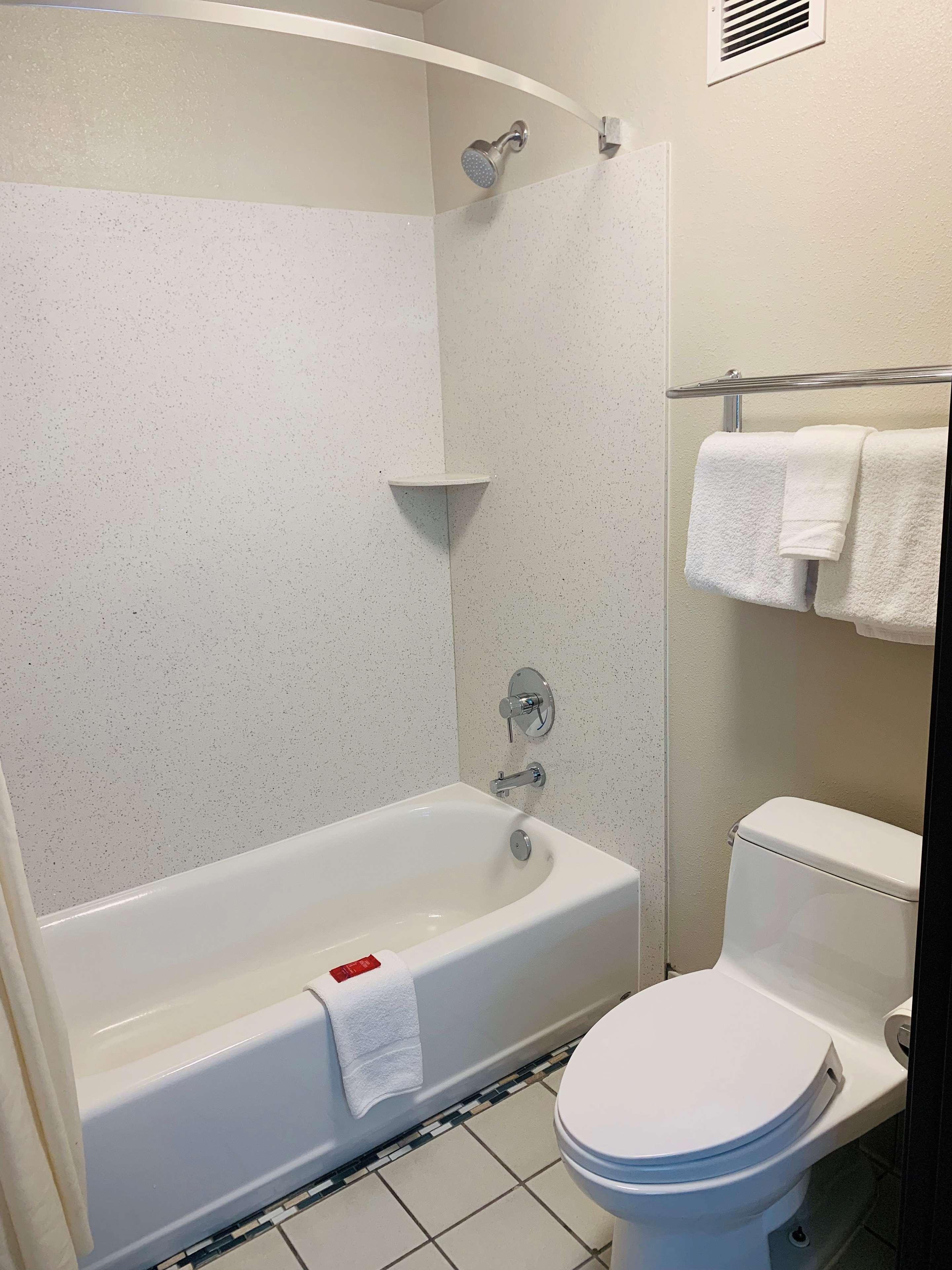 Surestay Plus Hotel By Best Western Redding Værelse billede